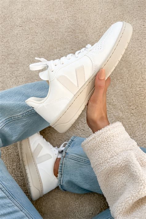 neutral color sneakers womens